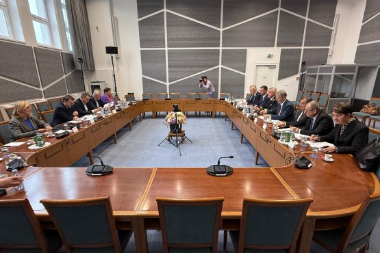 Članovi Zajedničkog povjerenstva za obranu i sigurnost BiH i parlamentarni vojni povjerenik BiH sudjelovali u Zagrebu na radnom sastanku sa članovima Odbora za obranu i Odbora za unutarnju politiku i nacionalnu sigurnost Hrvatskog sabora i predstavnicima RACVIAC-a